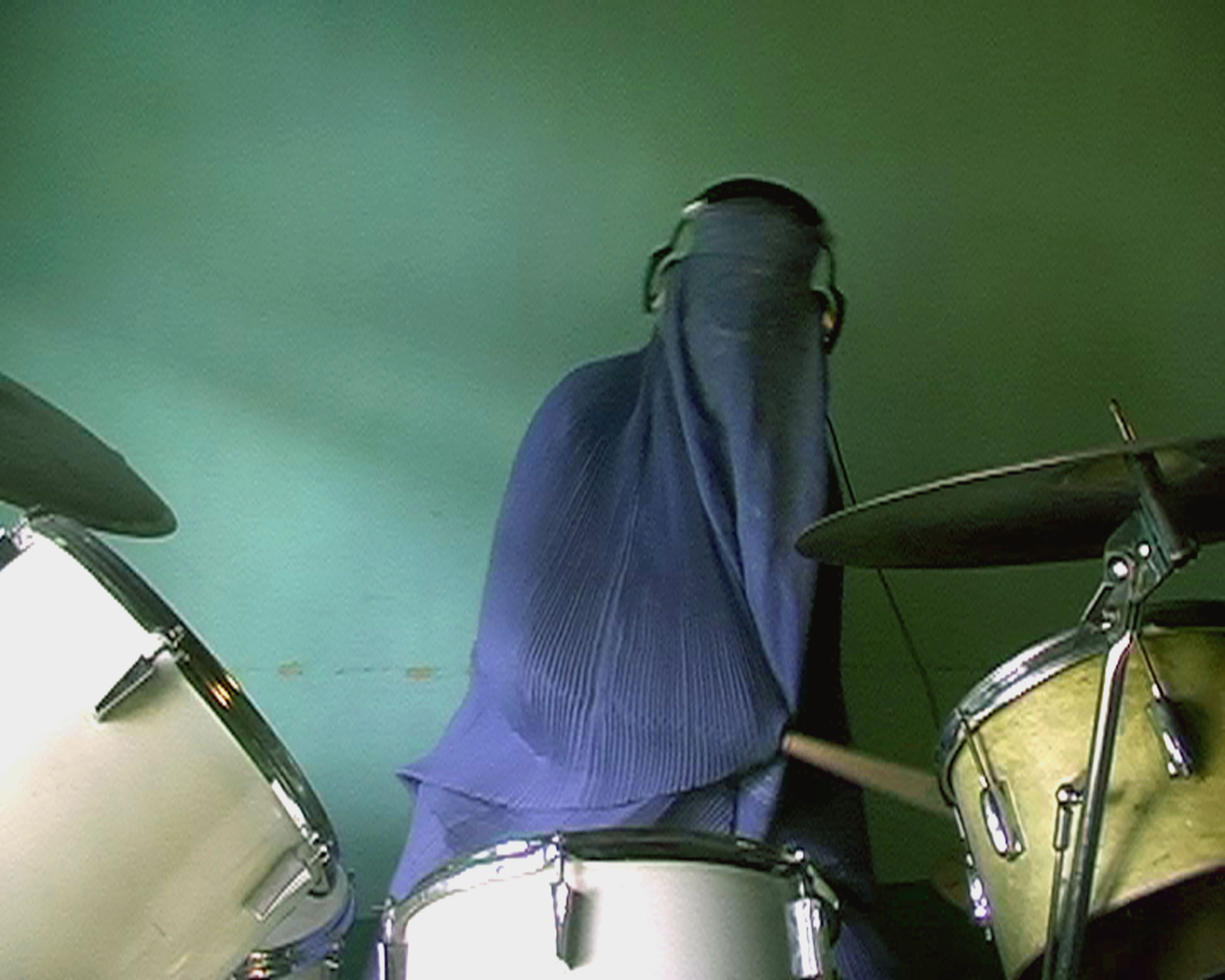 http://www.atatak.com/burkabandfotos/drums.jpg